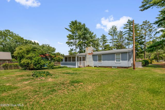 157 Flat Rock Lane, Aberdeen, NC 28315