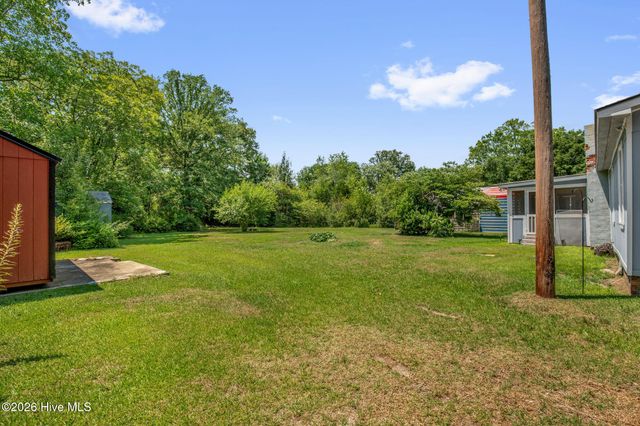157 Flat Rock Lane, Aberdeen, NC 28315