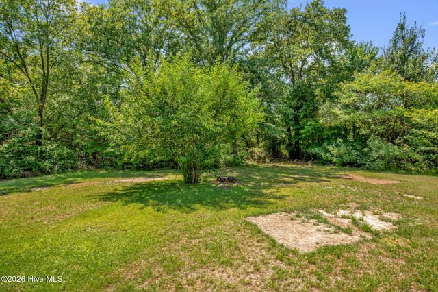 157 Flat Rock Lane, Aberdeen, NC 28315