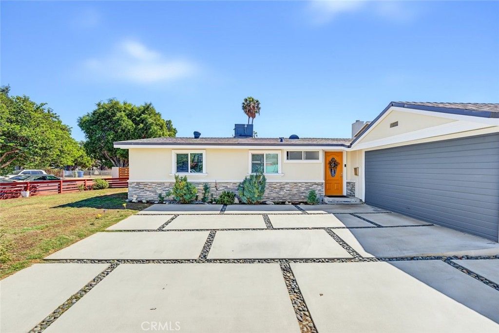 10989 Mascarell Avenue, San Fernando, CA 91345 — photo 4