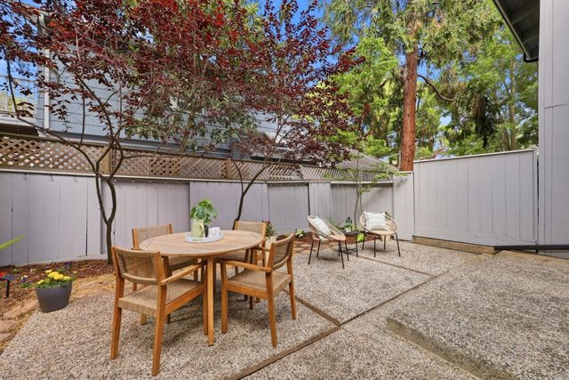 623 Middle Avenue, Menlo Park, CA 94025