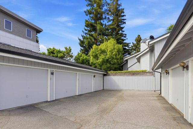 623 Middle Avenue, Menlo Park, CA 94025