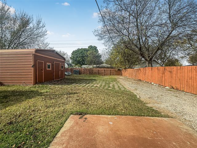 3811 Criswell Street, Lancaster, TX 75134