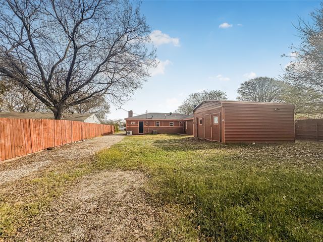 3811 Criswell Street, Lancaster, TX 75134