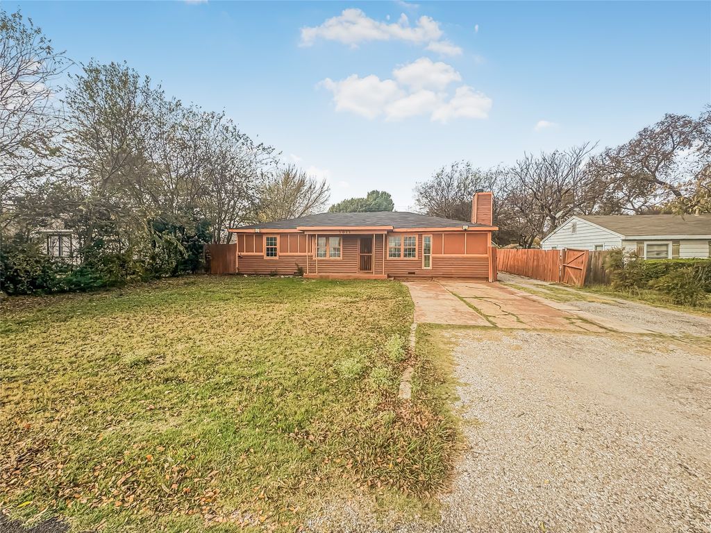 3811 Criswell Street, Lancaster, TX 75134