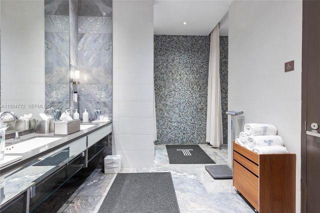 2711 S Ocean Dr 2701, Hollywood, FL 33019