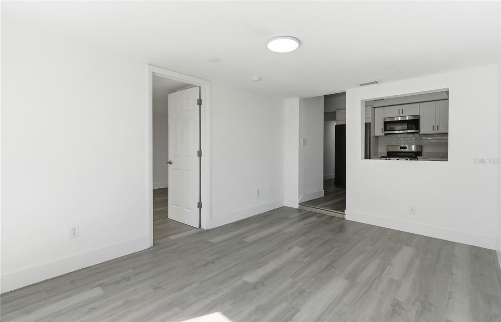 Image 5 of property listing at 1817 E YUKON STREET, Tampa, FL 33604