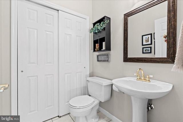 3688 PLEASANT VALLEY RD, York, PA 17406