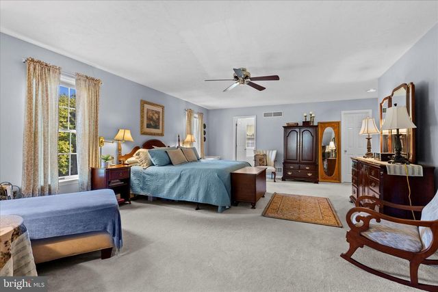 3688 PLEASANT VALLEY RD, York, PA 17406
