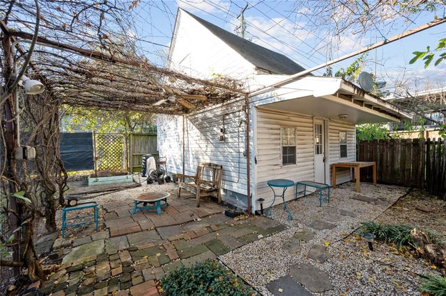 1959 Lexington Street B, Houston, TX 77098