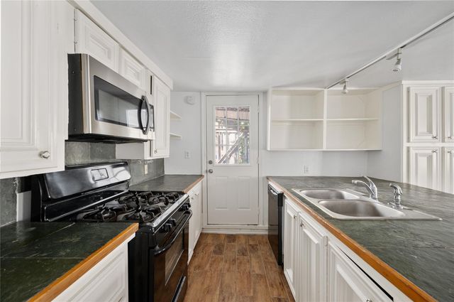 1959 Lexington Street B, Houston, TX 77098