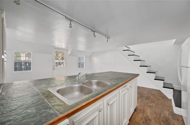 1959 Lexington Street B, Houston, TX 77098