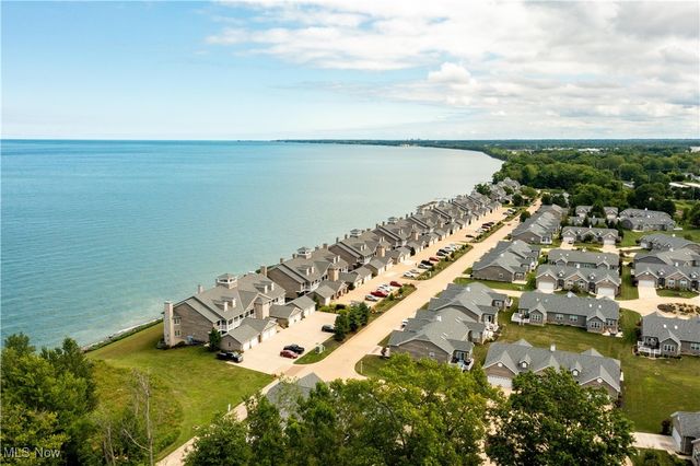 102 Whispering Shores, Vermilion, OH 44089