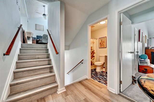 8657 Valleyview Drive, Florence, KY 41042