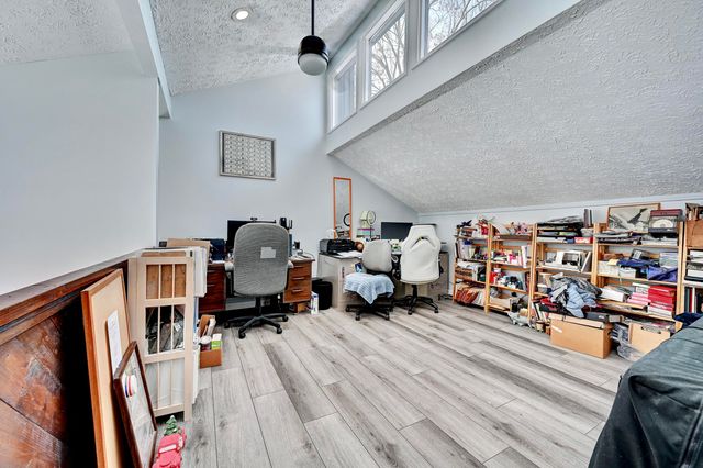 8657 Valleyview Drive, Florence, KY 41042