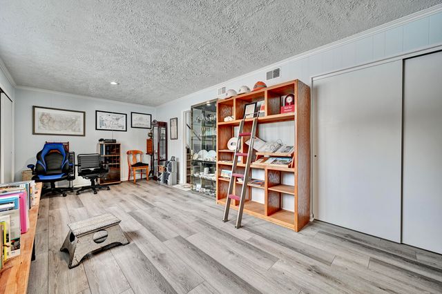 8657 Valleyview Drive, Florence, KY 41042