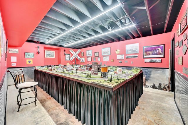 8657 Valleyview Drive, Florence, KY 41042