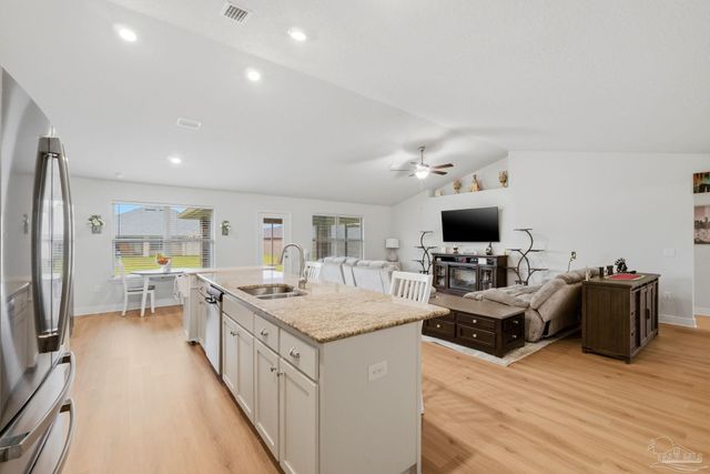 6512 Benelli Dr, Milton, FL 32570