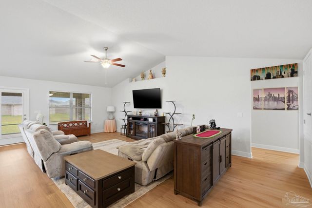 6512 Benelli Dr, Milton, FL 32570