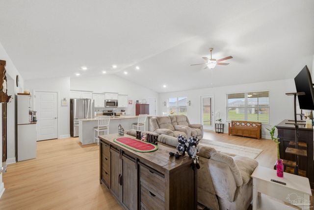 6512 Benelli Dr, Milton, FL 32570