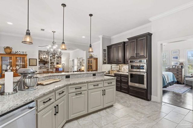 5696 Abbington Ln, Milton, FL 32583