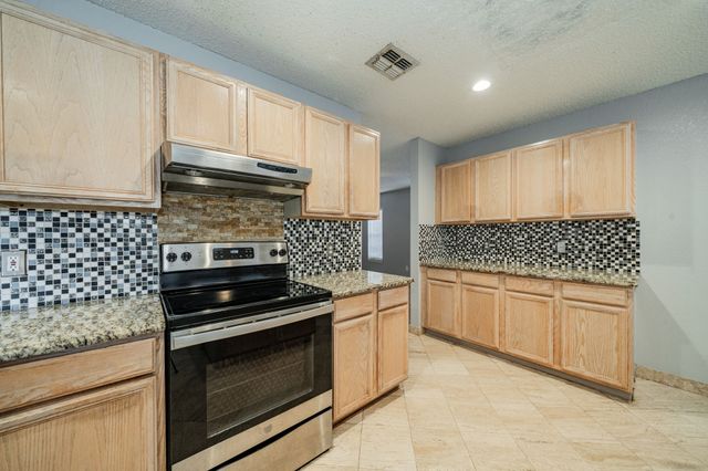 2001 Barton Springs Drive, Corinth, TX 76210