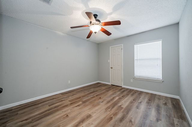 2001 Barton Springs Drive, Corinth, TX 76210