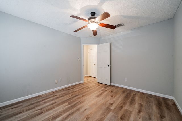 2001 Barton Springs Drive, Corinth, TX 76210