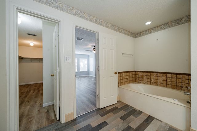 2001 Barton Springs Drive, Corinth, TX 76210