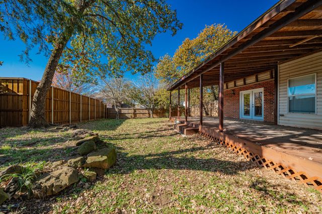 2001 Barton Springs Drive, Corinth, TX 76210