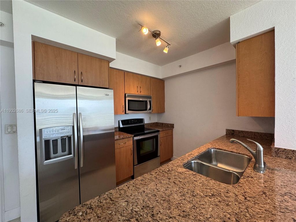 1830 Radius Drive 915, Hollywood, FL 33020