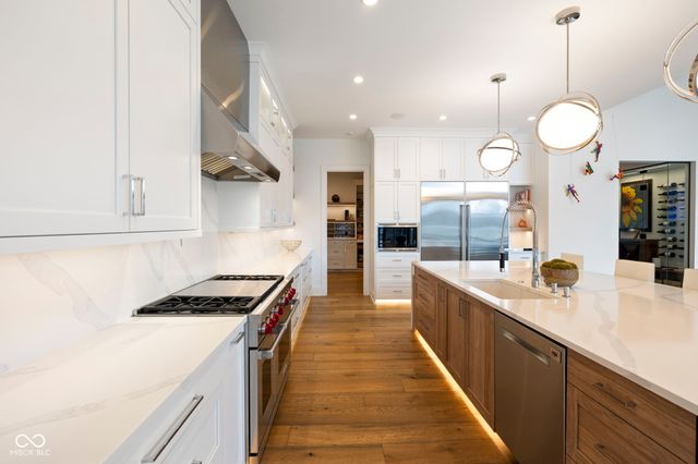 15377 Grassy Creek Lane, Carmel, IN 46033