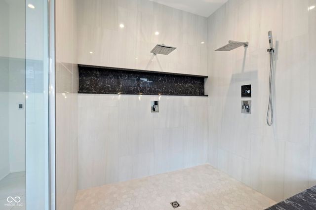 15377 Grassy Creek Lane, Carmel, IN 46033