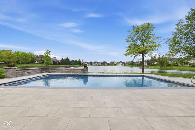 15377 Grassy Creek Lane, Carmel, IN 46033