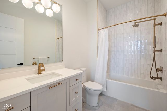 15377 Grassy Creek Lane, Carmel, IN 46033