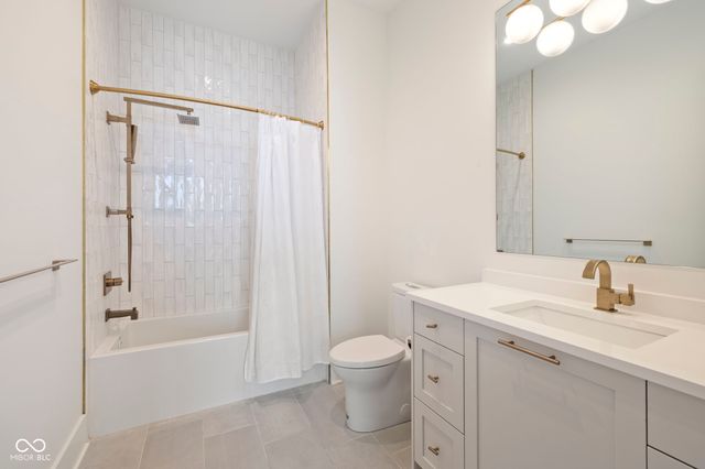 15377 Grassy Creek Lane, Carmel, IN 46033