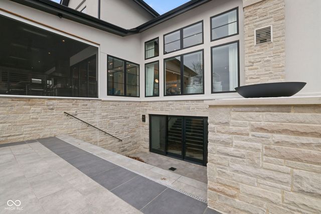 15377 Grassy Creek Lane, Carmel, IN 46033
