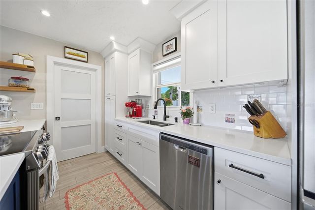 5548 CEDAR STREET NE, St Petersburg, FL 33703