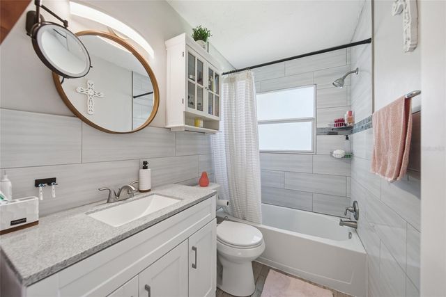5548 CEDAR STREET NE, St Petersburg, FL 33703