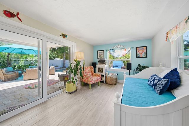 5548 CEDAR STREET NE, St Petersburg, FL 33703