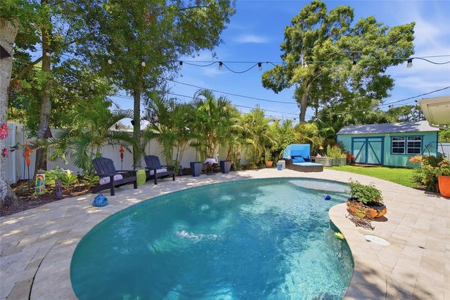 5548 CEDAR STREET NE, St Petersburg, FL 33703