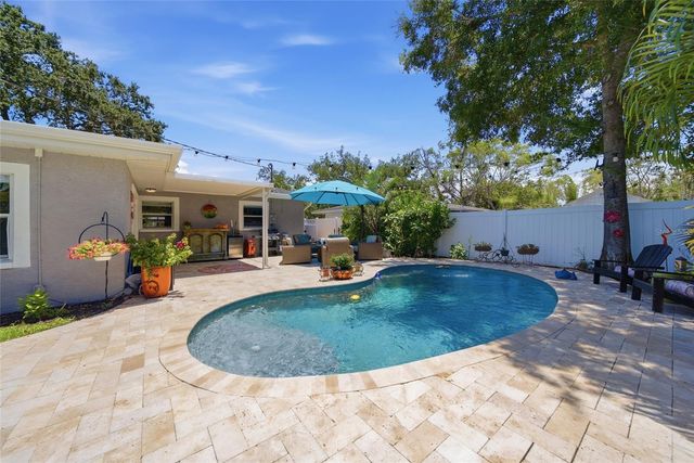 5548 CEDAR STREET NE, St Petersburg, FL 33703
