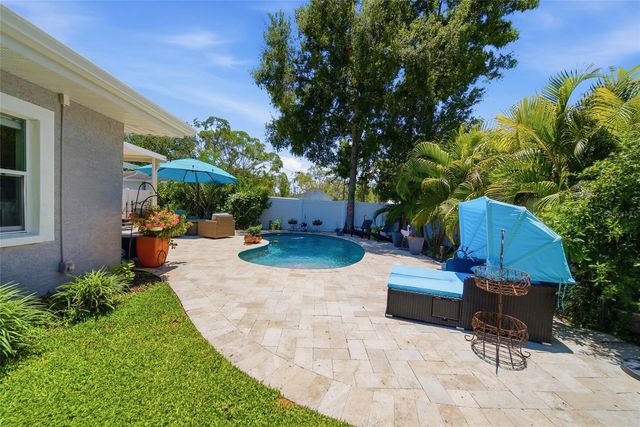 5548 CEDAR STREET NE, St Petersburg, FL 33703