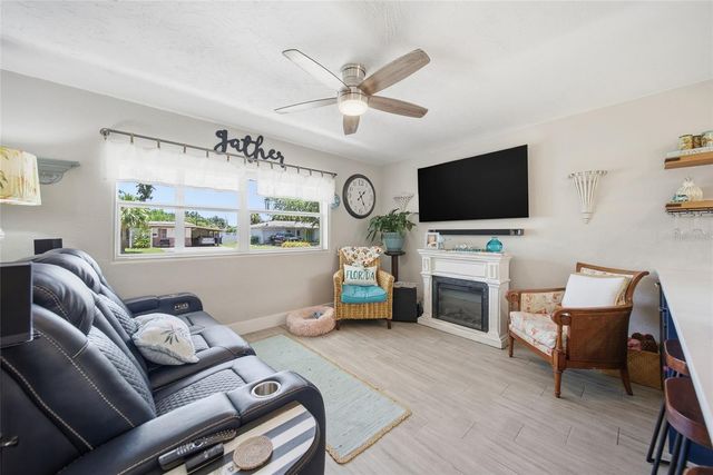 5548 CEDAR STREET NE, St Petersburg, FL 33703