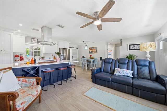 5548 CEDAR STREET NE, St Petersburg, FL 33703