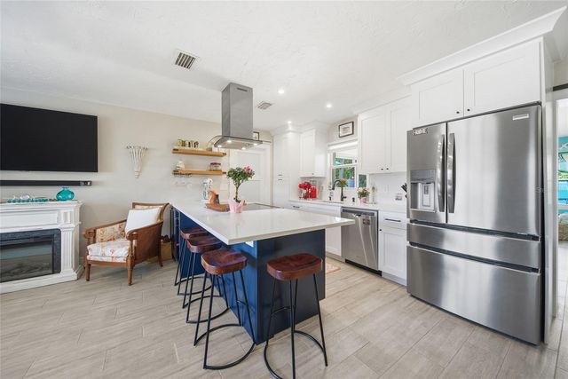 5548 CEDAR STREET NE, St Petersburg, FL 33703