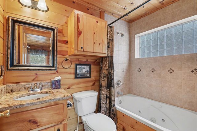 105 Cozy Pine Lane, Murphy, NC 28906