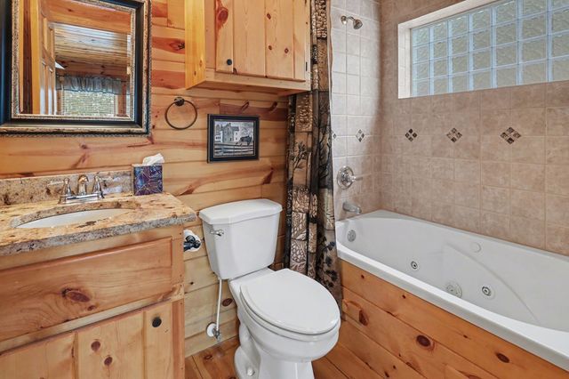 105 Cozy Pine Lane, Murphy, NC 28906