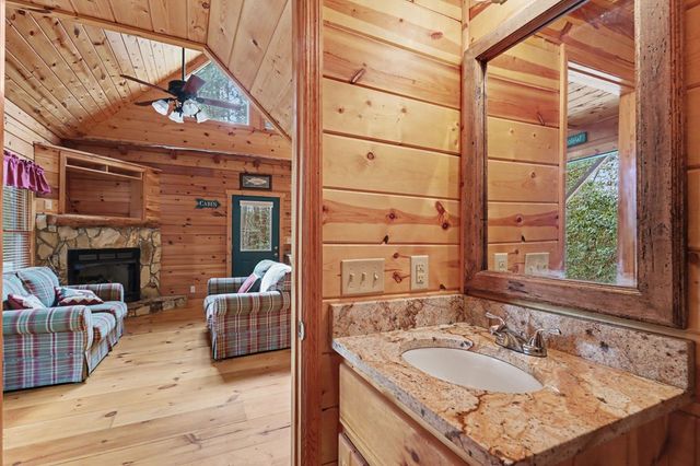 105 Cozy Pine Lane, Murphy, NC 28906