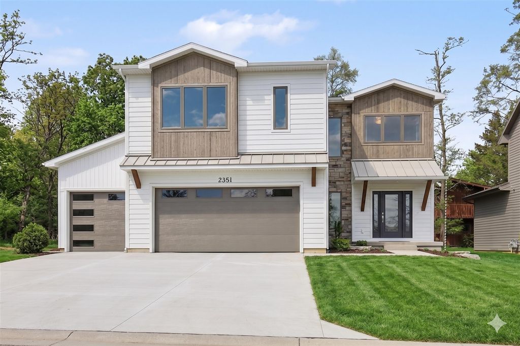 2351 Elinor Lane 2A, East Grand Rapids, MI 49506